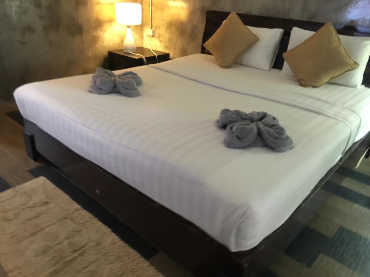 Crescent Bay Resort Koh Samet Exteriör bild
