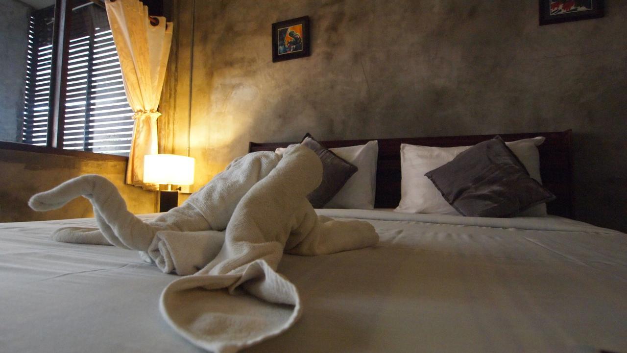 Crescent Bay Resort Koh Samet Exteriör bild